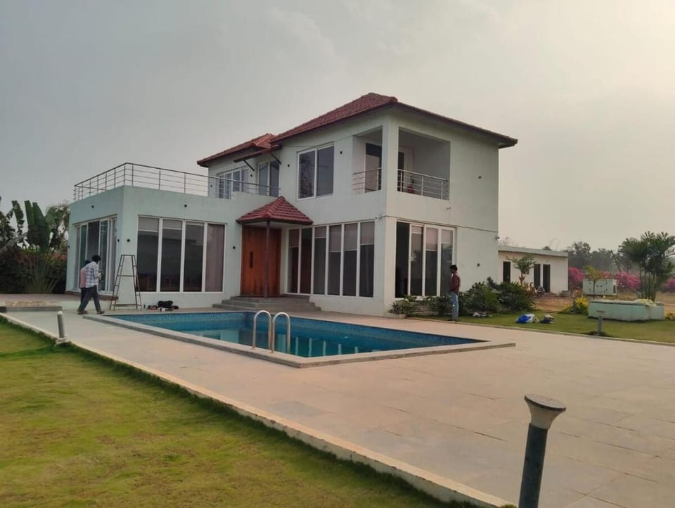 LaRosa Aqua Retreat Villa in Hyderabad