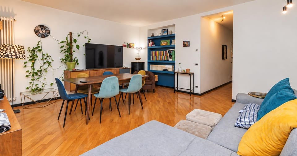 Communal lounge/ TV room, Living room, Seating area, Dining area