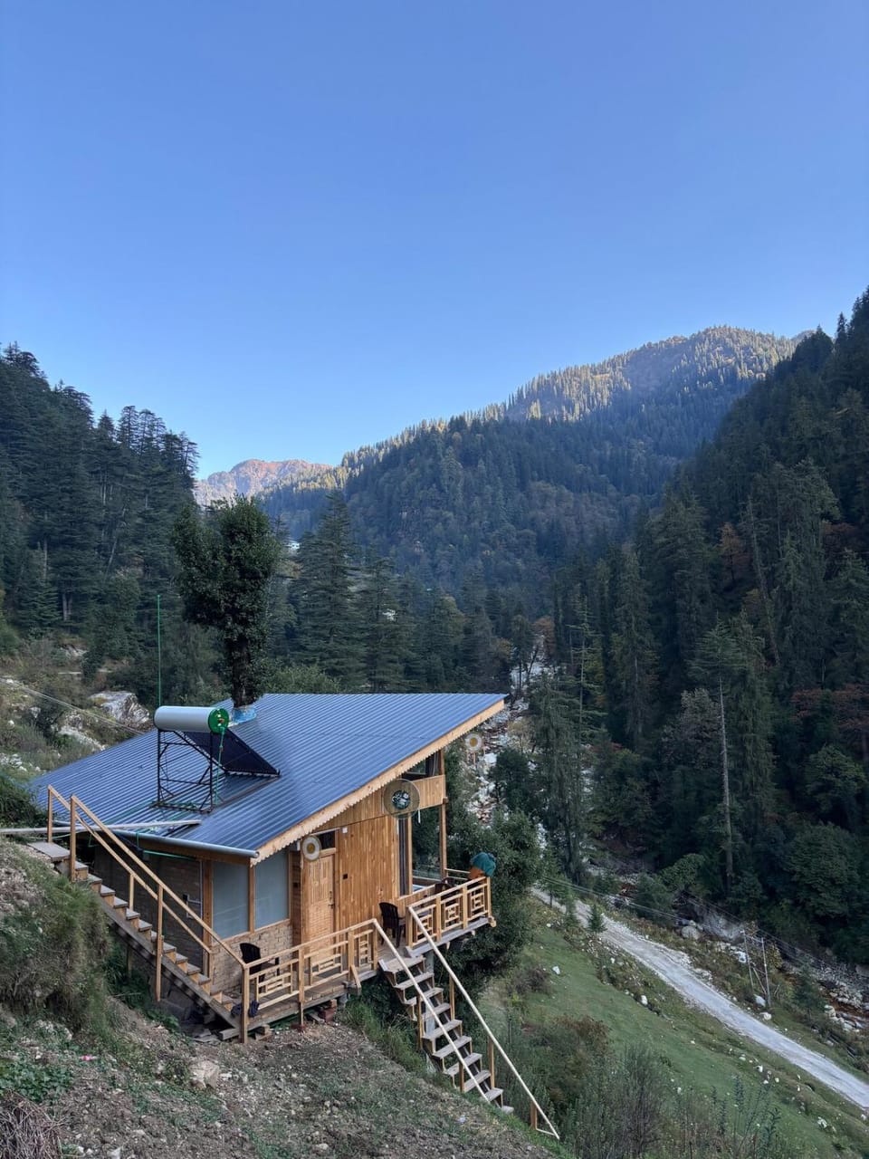 Mountain Nest Tree House with Jacuzzi, Jibhi Chalet in Himachal Pradesh