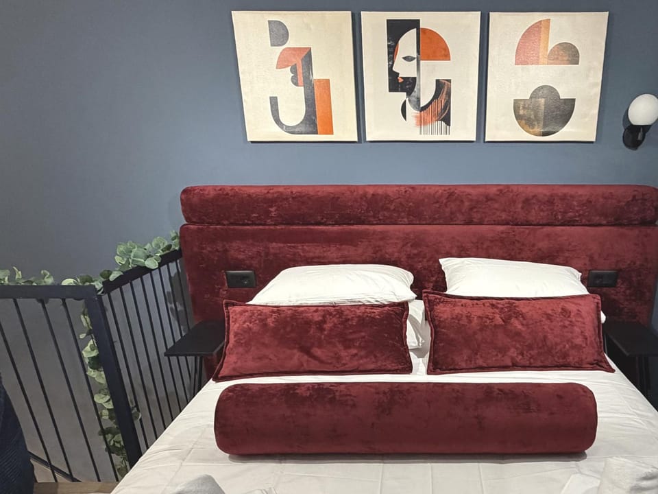 Bed, Bedroom