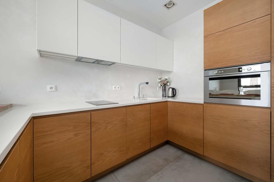 Coffee/tea facilities, Kitchen or kitchenette, stove
