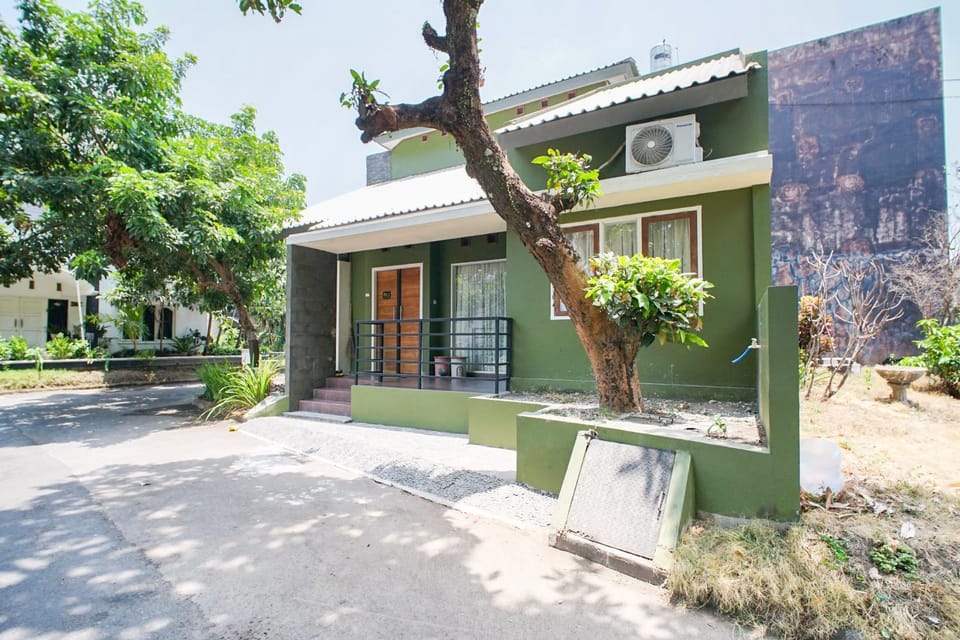 Property building, Street view