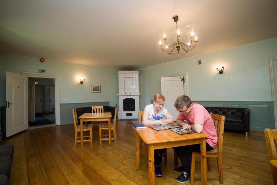 Coffee/tea facilities, Seating area, Dining area