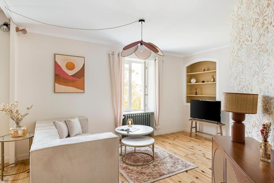 Logement atypique - Vieille bâtisse - St-Galmier Apartment in Auvergne-Rhône-Alpes