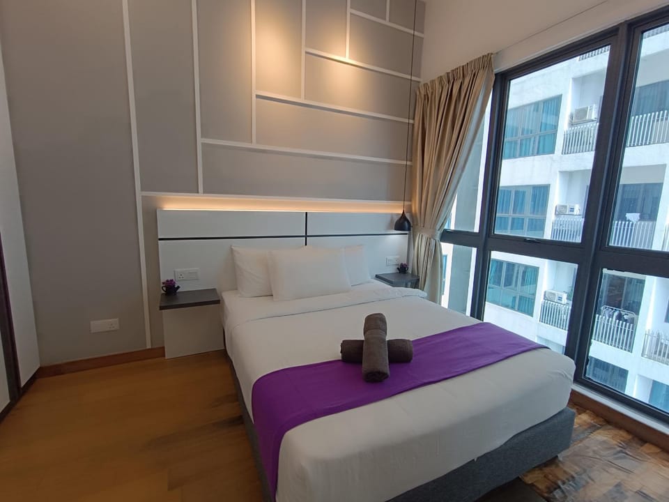 Bed, Bedroom, towels