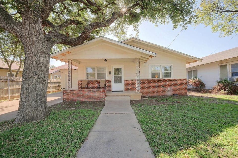 Home < 2 Mi to Historic Dtwn & Brownwood Coliseum! House in Brownwood