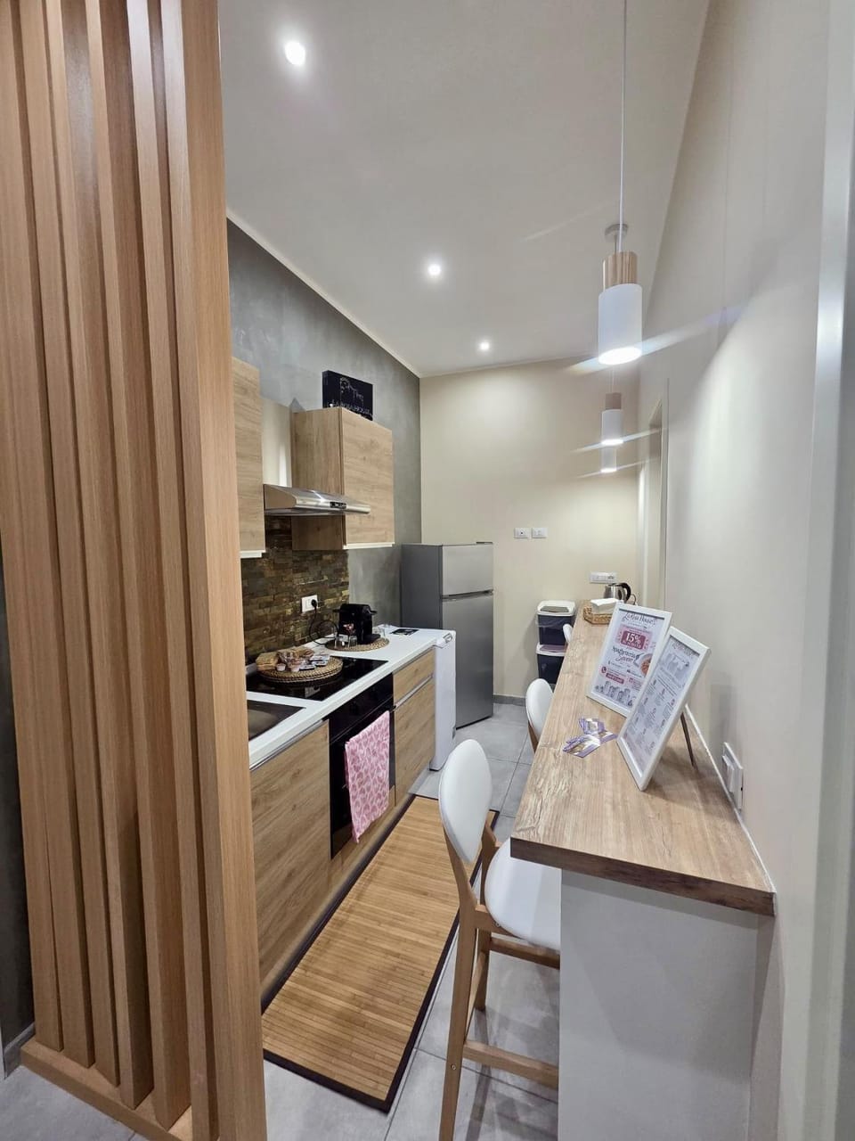 Kitchen or kitchenette, Dining area, oven, stove