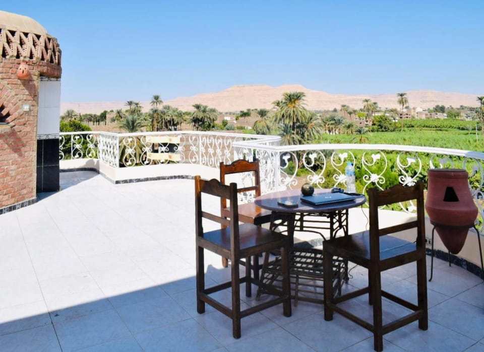 Patio, Day, Natural landscape, View (from property/room), Balcony/Terrace, Seating area, Dining area, Garden view, Mountain view