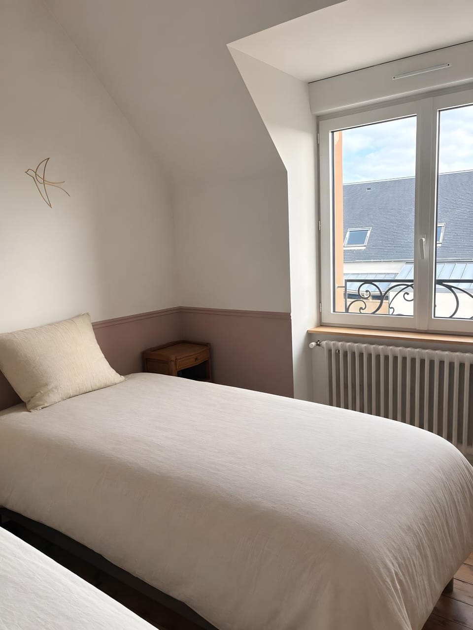Property building, Living room, Bedroom