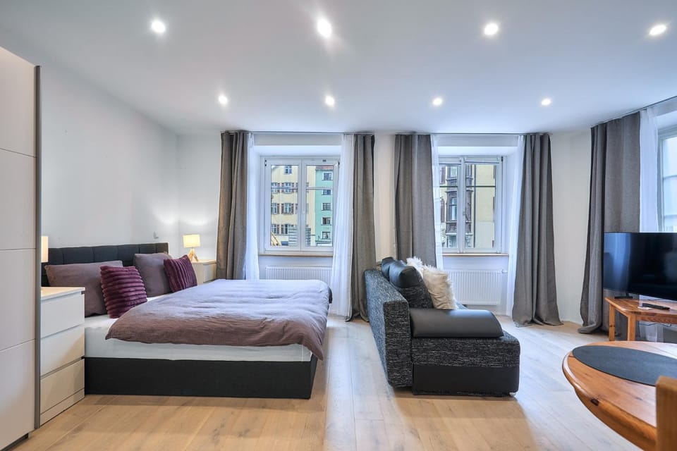 Photo of the whole room, Bedroom