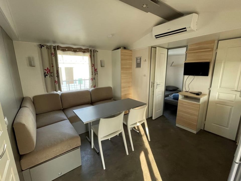 Mobil-home climatisé, animaux OK - 6 pers. - FR-1-966-7 Campground/ 
RV Resort in Nouvelle-Aquitaine