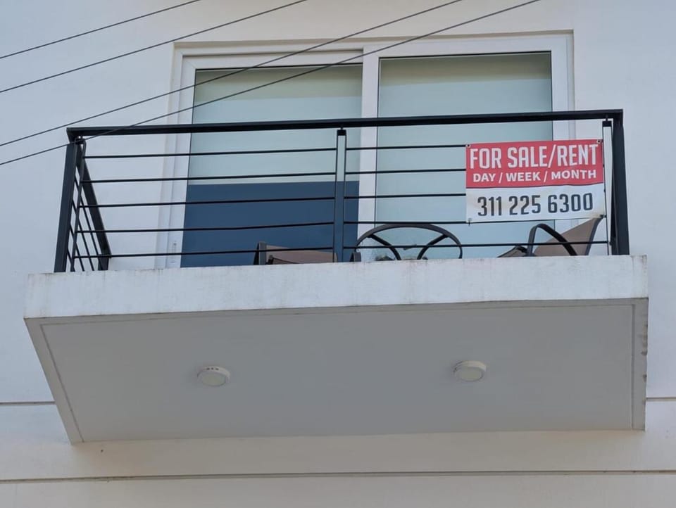 Modern, centrally-located apartment, rooftop, Jacuzzi Apartment in Puerto Vallarta
