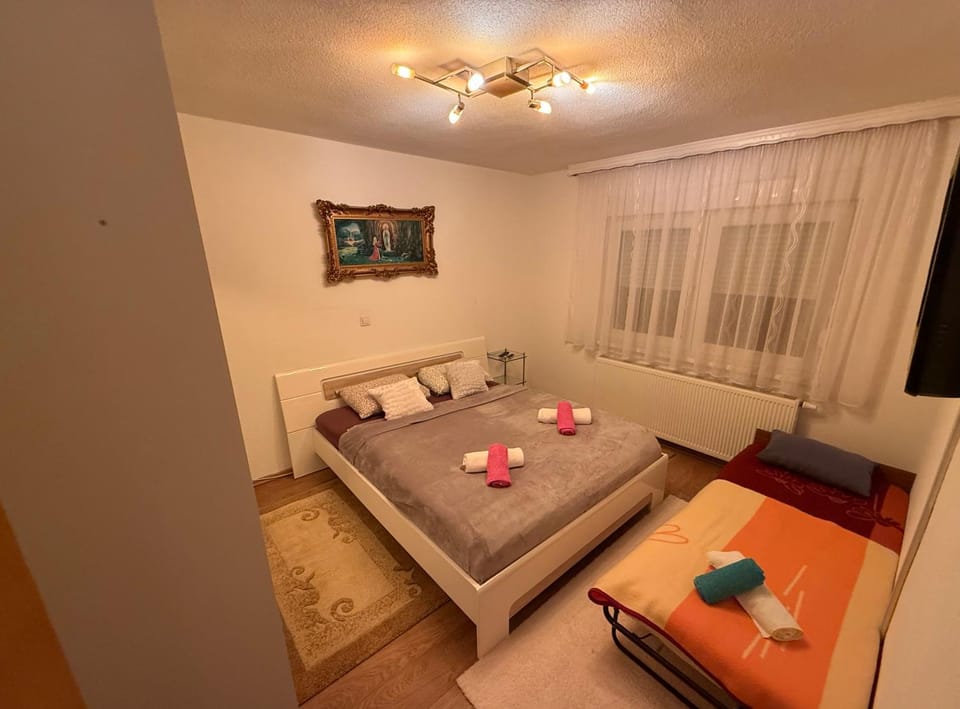 Topli Dom-Obiteljska kuća Apartment in Federation of Bosnia and Herzegovina