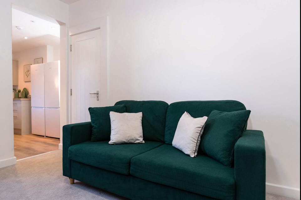 5 Bed 5 Bath Darlington Contractor Stays House in Darlington