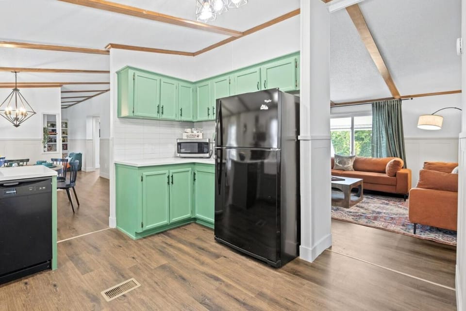 360 Mtn View,Hot Tub, Outdoor Theater, and Games House in Stanley