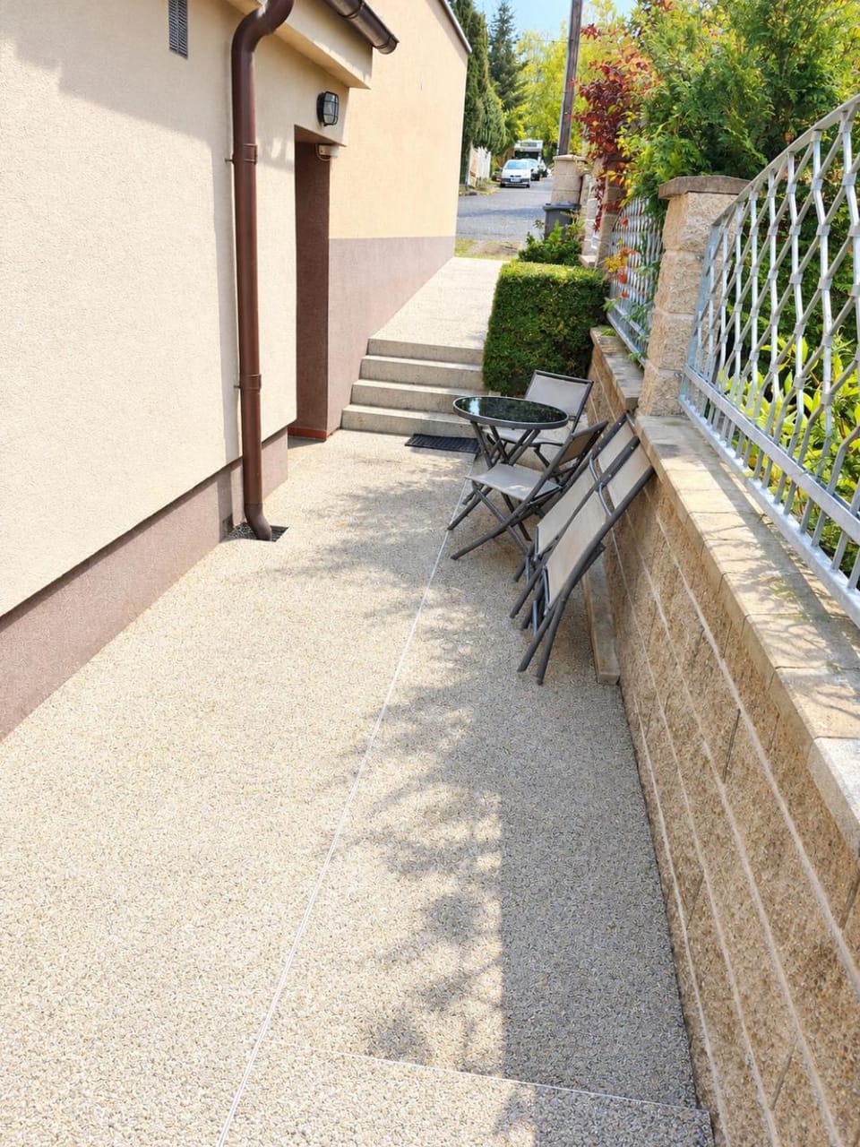 Facade/entrance, Seating area