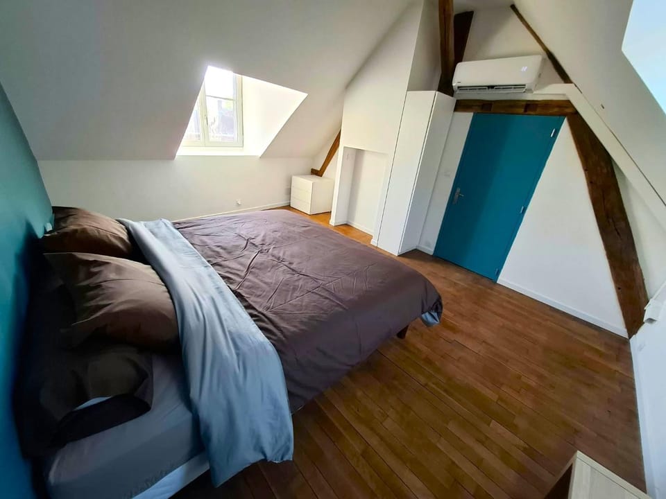 Bed, cot, air conditioner