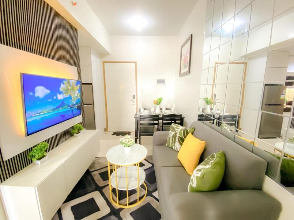 Organic Oasis l WiFi and Netflix l BLOM B01-0720 Apartment in Muntinlupa