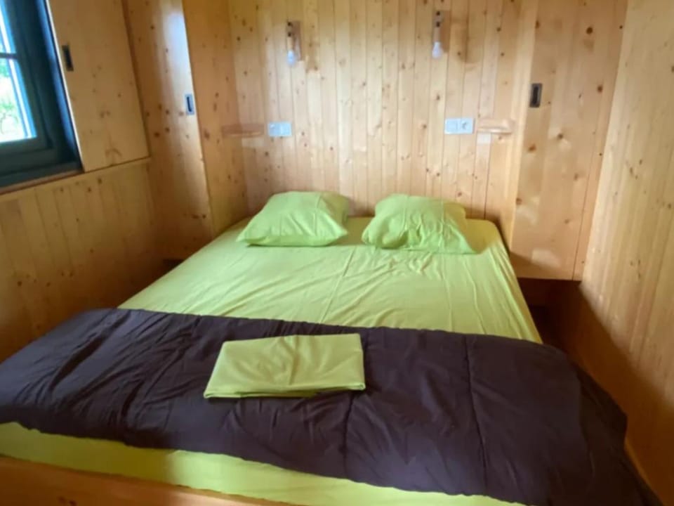 Chalet avec climatisation - 5 pers. - FR-1-1002-2 Campground/ 
RV Resort in Nouvelle-Aquitaine