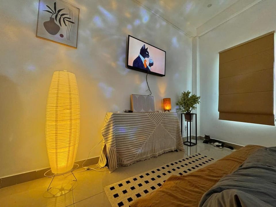 Communal lounge/ TV room, Bed, TV and multimedia, Evening entertainment, Bedroom