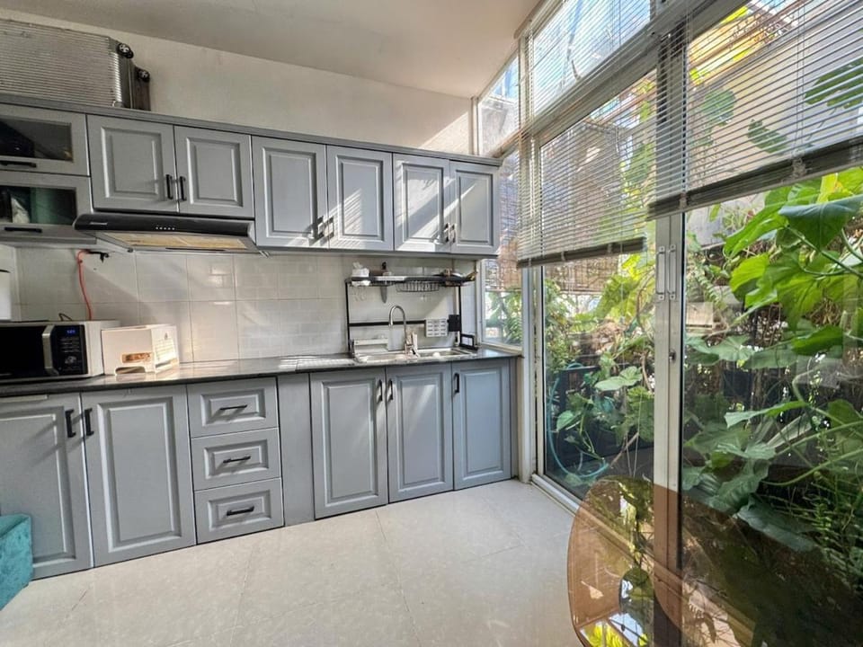 Kitchen or kitchenette, Garden view, pet friendly