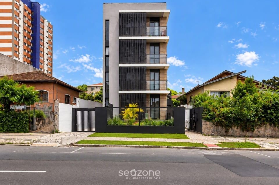 Facade/entrance, Off site