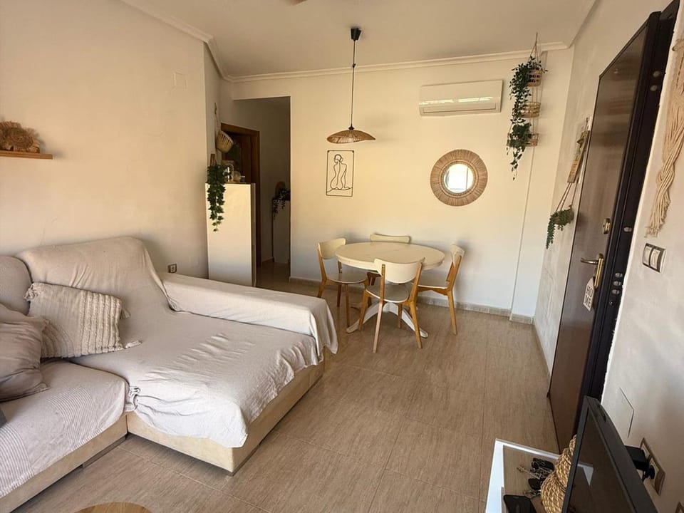 Apartamento acogedor con piscina y aire acondicionado cerca de la playa - ES-376-43 Apartment in Andalusia