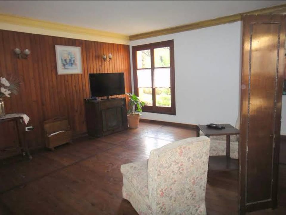 TV and multimedia, Kitchen or kitchenette, Living room, Evening entertainment