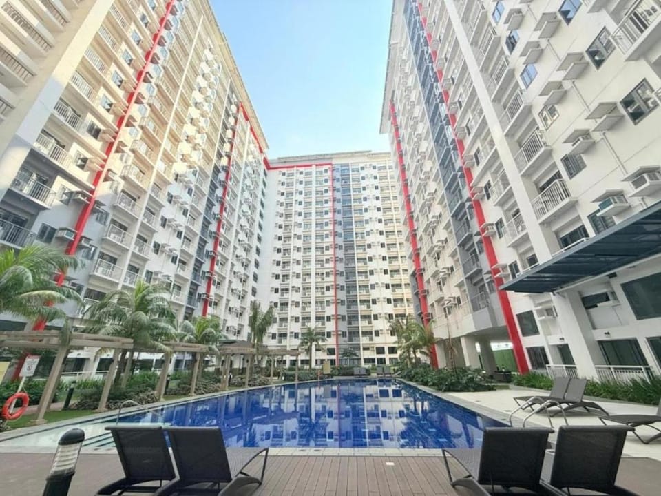 Organic Oasis WiFi and Netflix l BLOM B01-0720 Apartment in Muntinlupa