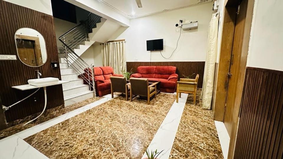 Living room, Seating area, air conditioner
