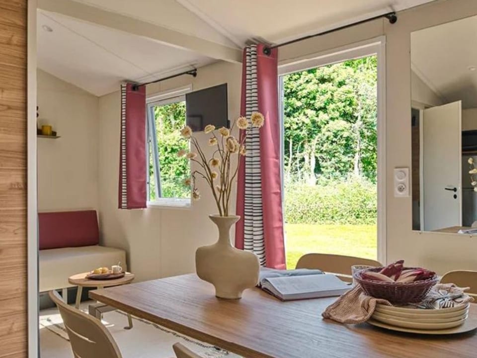 Mobil home, animaux ok - 6 pers. - FR-1-985-5 Campground/ 
RV Resort in Pays de la Loire