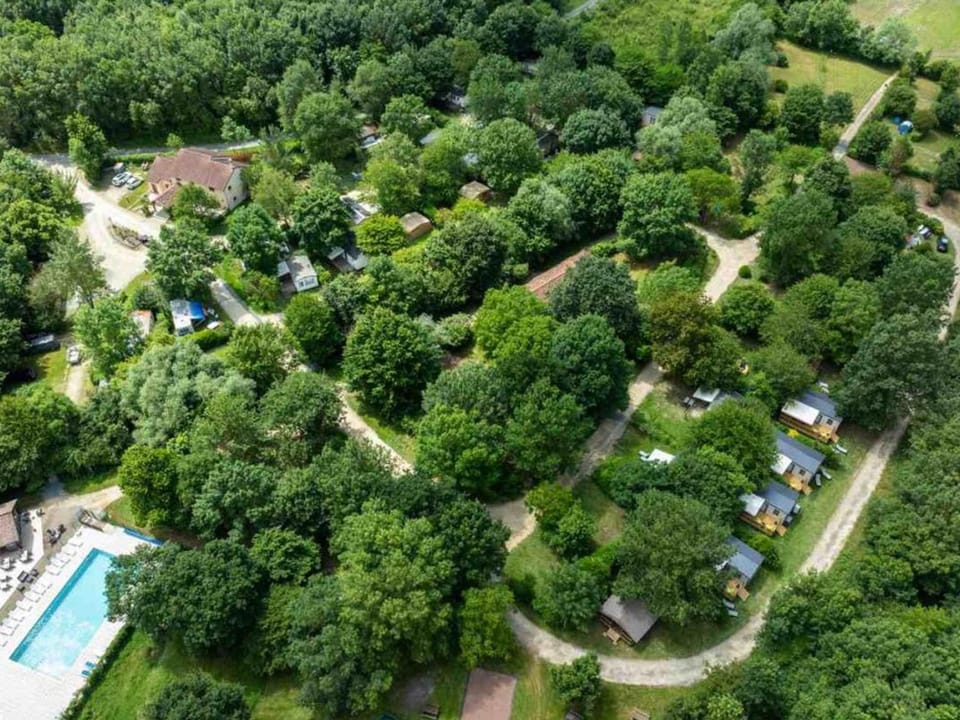 Mobil home, animaux ok - 6 pers. - FR-1-985-5 Campground/ 
RV Resort in Pays de la Loire