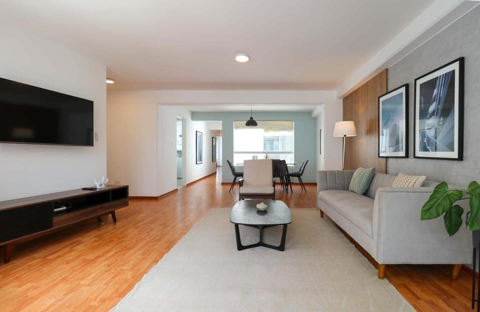 Ananta 303 Spacious 3BR Barranco Gym & Terrace Apartment in Barranco