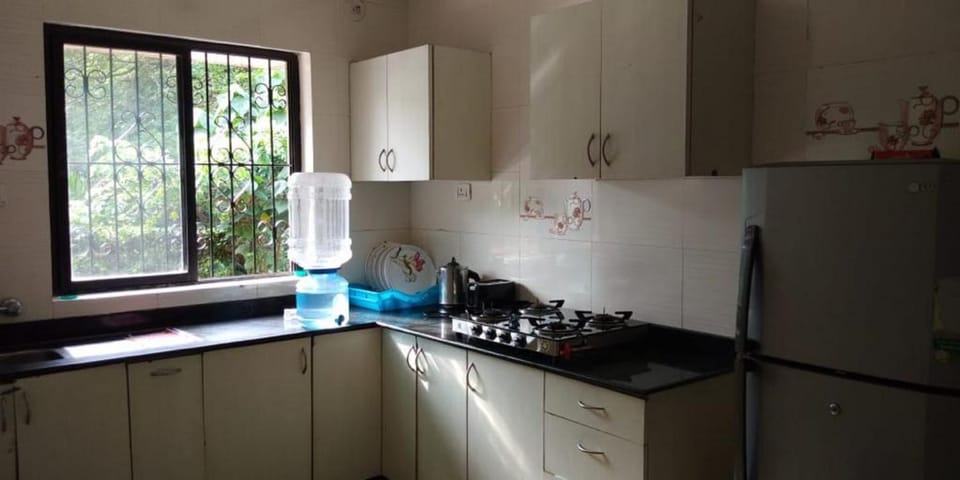 Kitchen or kitchenette, kitchen