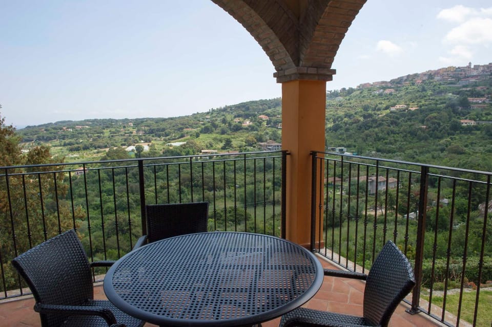 Balcony/Terrace, Mountain view, Sea view