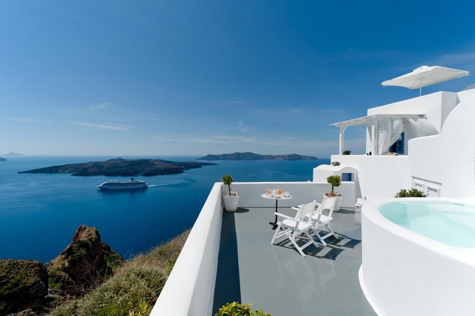 Property building, Day, Natural landscape, Summer, Hot Tub, Balcony/Terrace, Sea view, Breakfast