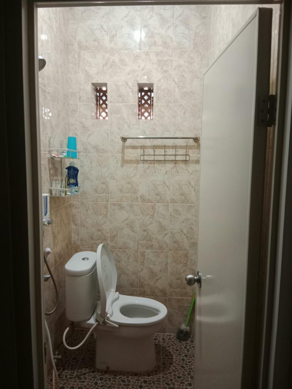 MenSpul27 Syariah Guesthouse Bed and Breakfast in East Java