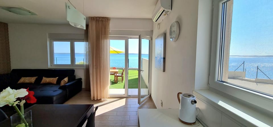 Living room, Garden view, Sea view, kitchen