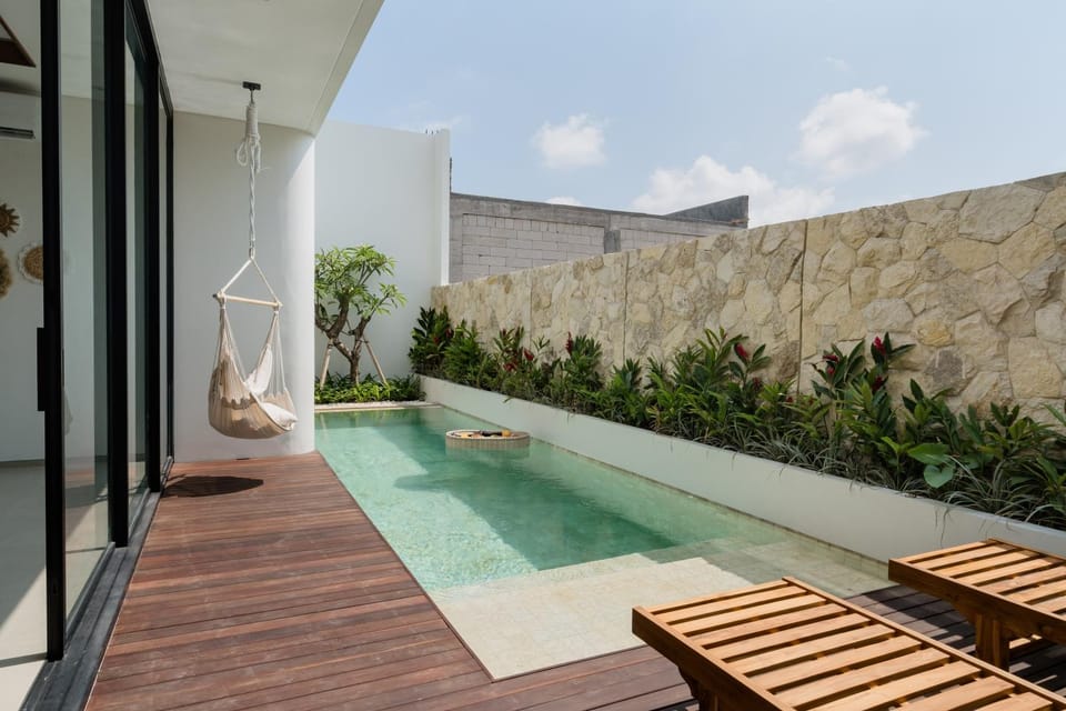 Luxury 3 Bedroom Villa with Jacuzzi & Sunrise View Villa in Bali