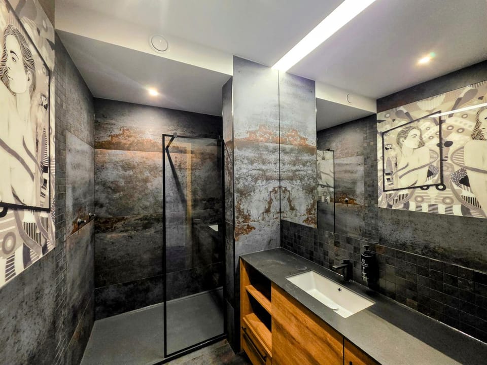 Shower, Bathroom