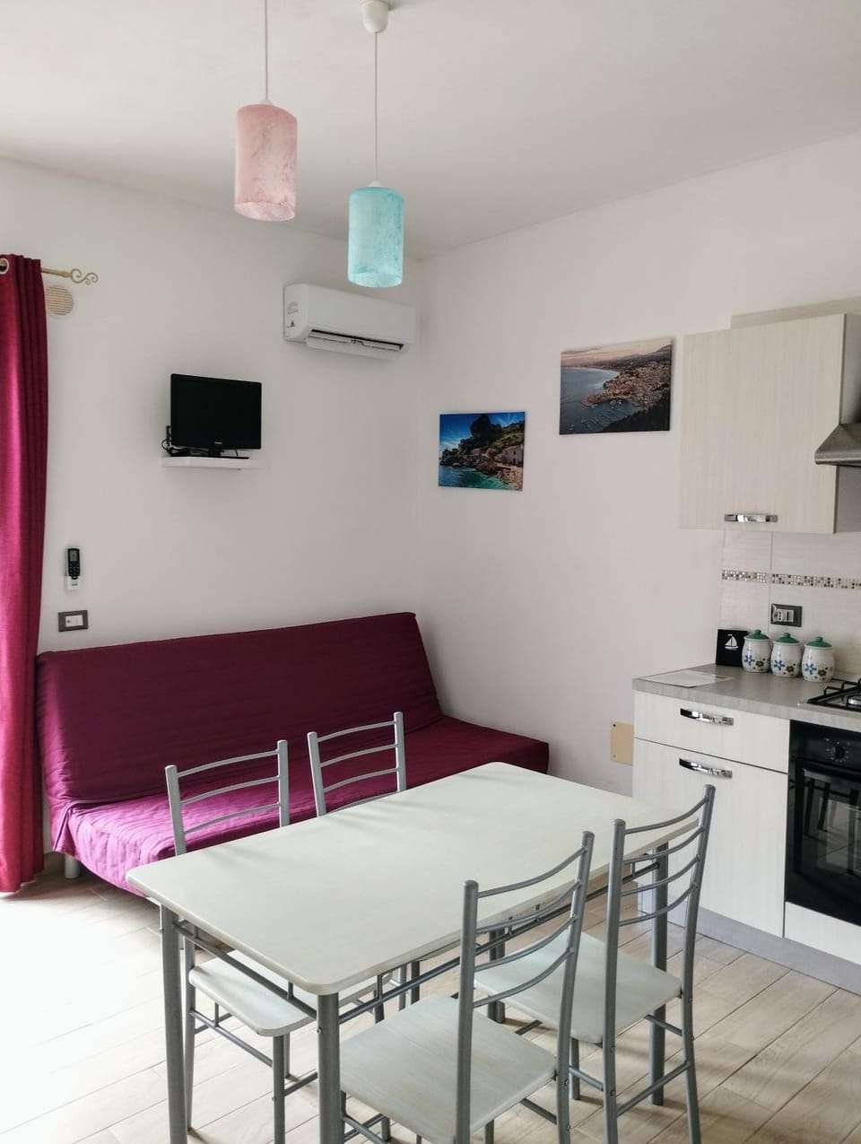 Day, TV and multimedia, Photo of the whole room, furniture, internet, pet friendly, kitchen, air conditioner