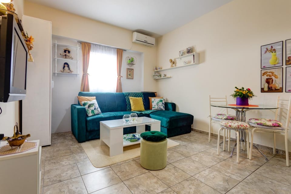 Living room, Seating area, Bedroom