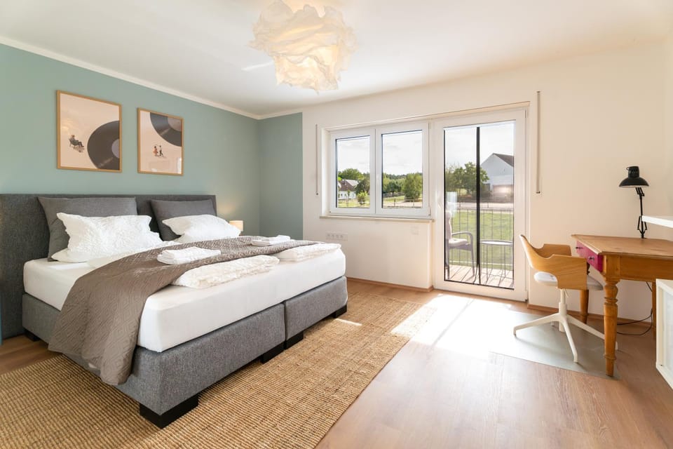 Photo of the whole room, Bedroom