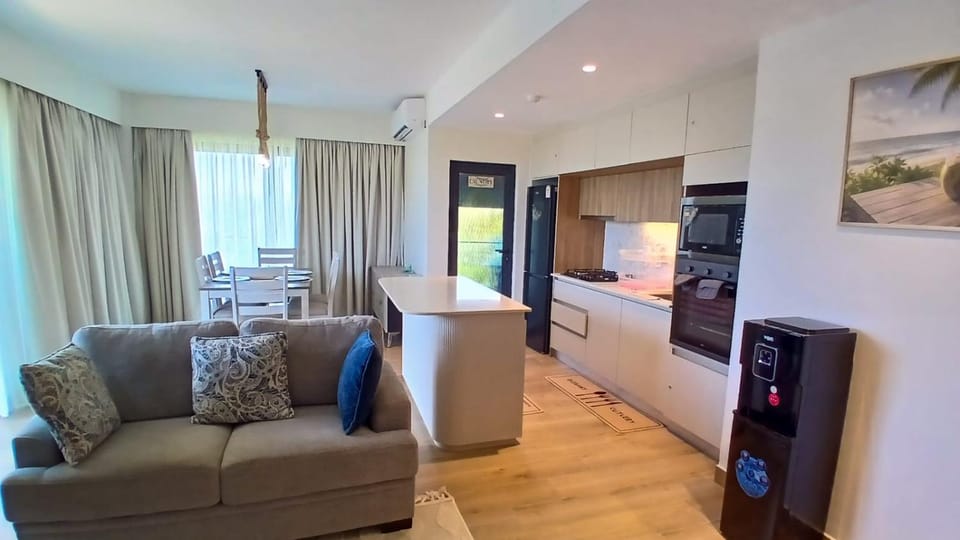 Communal lounge/ TV room, TV and multimedia, Kitchen or kitchenette, Living room, Seating area