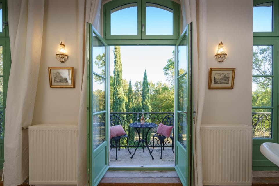 Chambre au Château - Domaine de la Durantie Bed and Breakfast in Occitanie