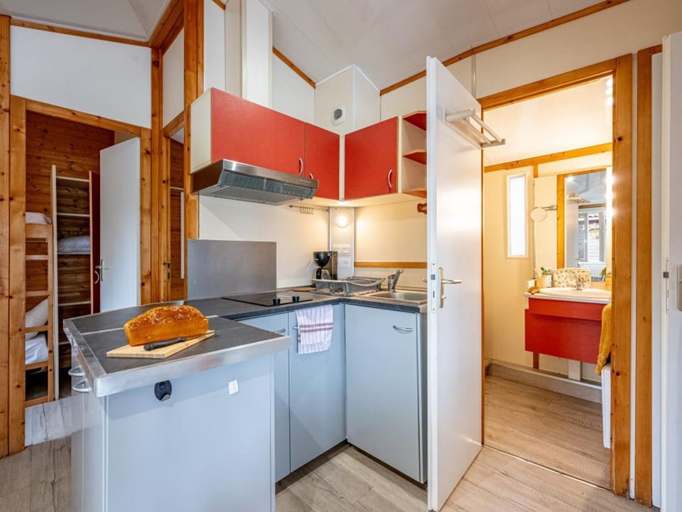 Chalet, animaux OK, clim - 8 pers. - FR-1-1013-10 Campground/ 
RV Resort in Nouvelle-Aquitaine