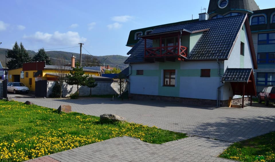 Facade/entrance, Garden