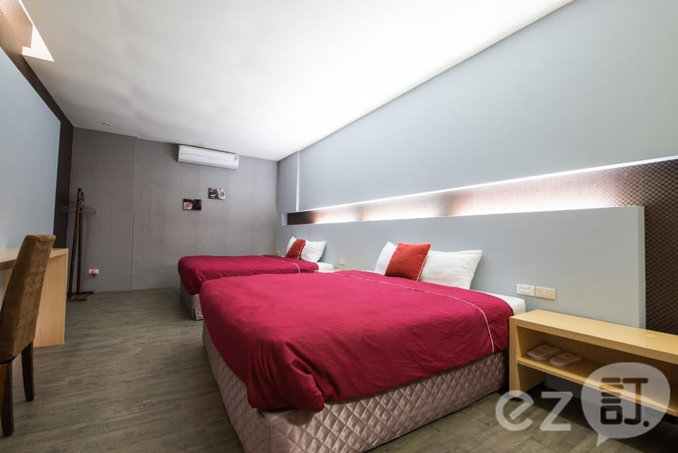 Red Sun Chalet in Hengchun Township