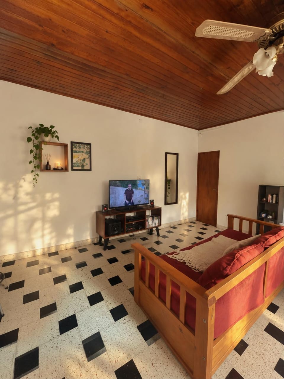 Casa entera a 1,5km de la basílica de Luján House in Luján
