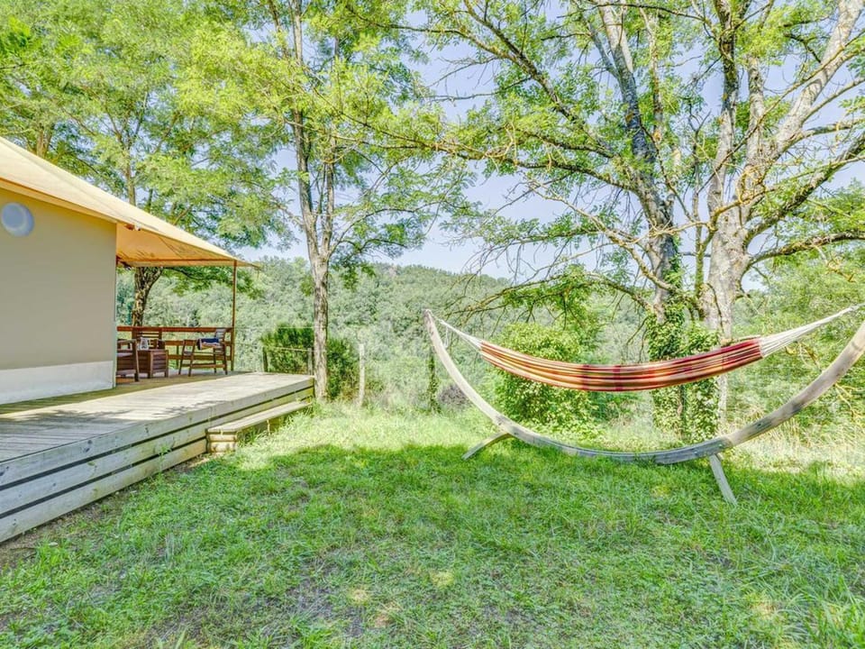 Chalet cosy, animaux admis - 6 pers. - FR-1-1029-1 Campground/ 
RV Resort in Auvergne-Rhône-Alpes